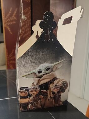 The Mandalorian & Grogu Illustrated Box by BK